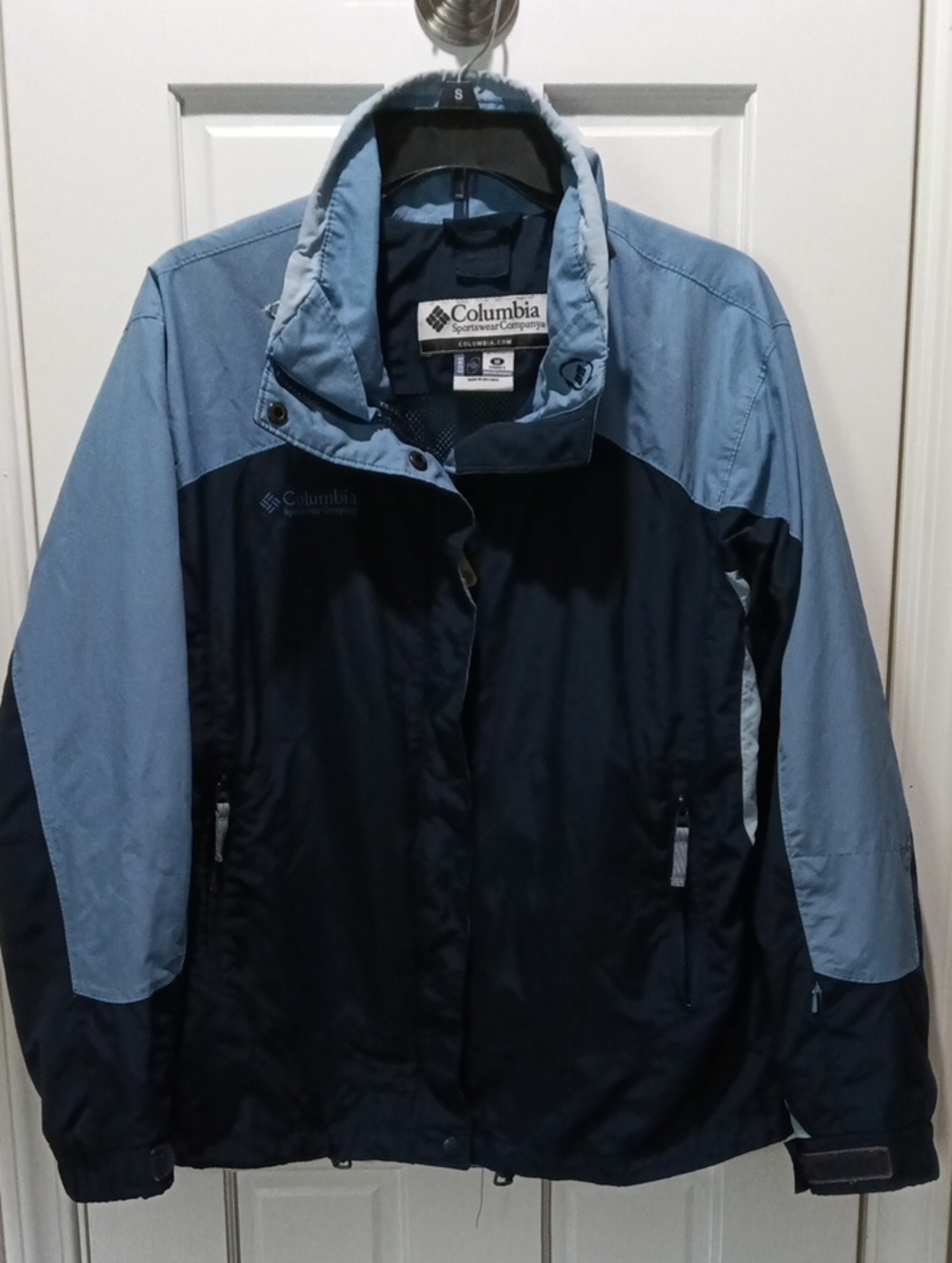 Columbia Women's Navy and Light Blue Ski Jacket